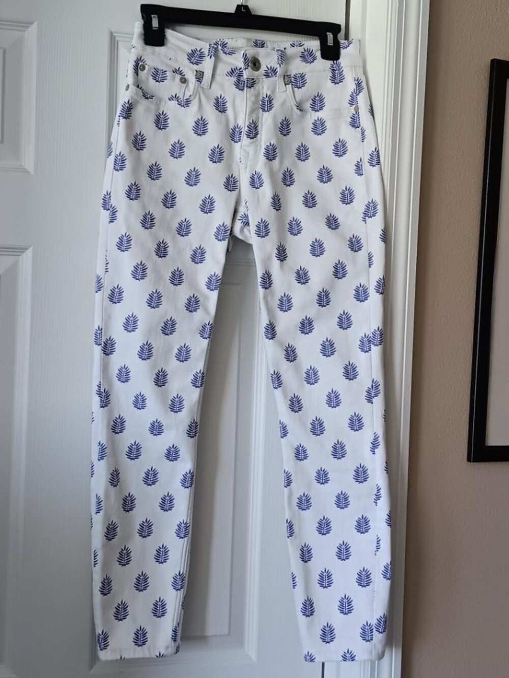 VINEYARD VINES Jeans White with Blue Accents Size 25